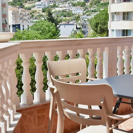Family Guest Apartament Saranda